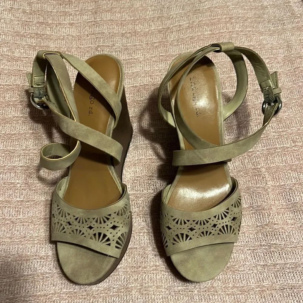 Indigo Road. Beige wedges. Size 7.5